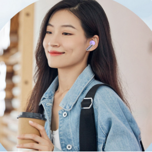 Wireless Earphones With Digital Battery Display and Carrying Strap F08 for Universal Cell Phone And Bluetooth Device (White)