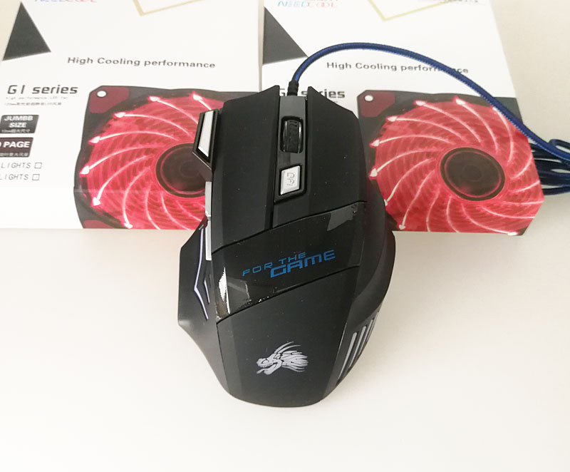 7-button Colorful Glowing USB Gaming Mouse - 7 keys
